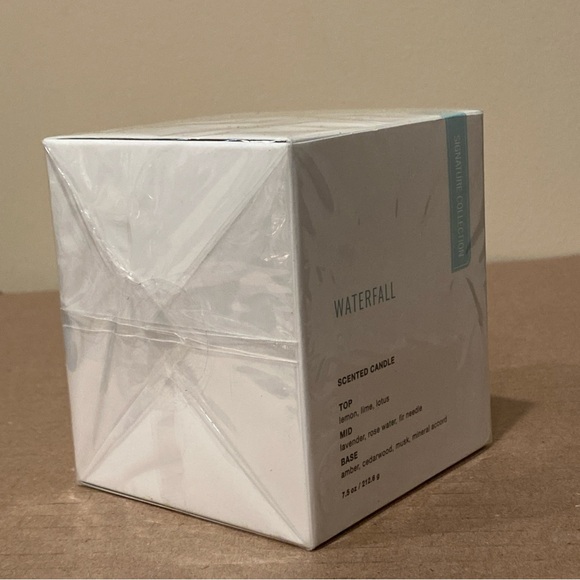 Studio OH! Signature Collection Waterfall 7.5 oz Scented Candle - Picture 4 of 7